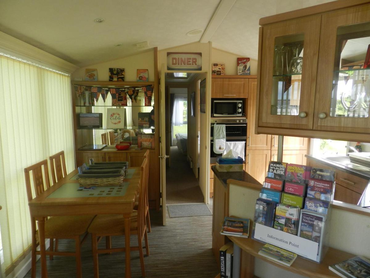 Cwtch Caravans Little Haven Ngoại thất bức ảnh
