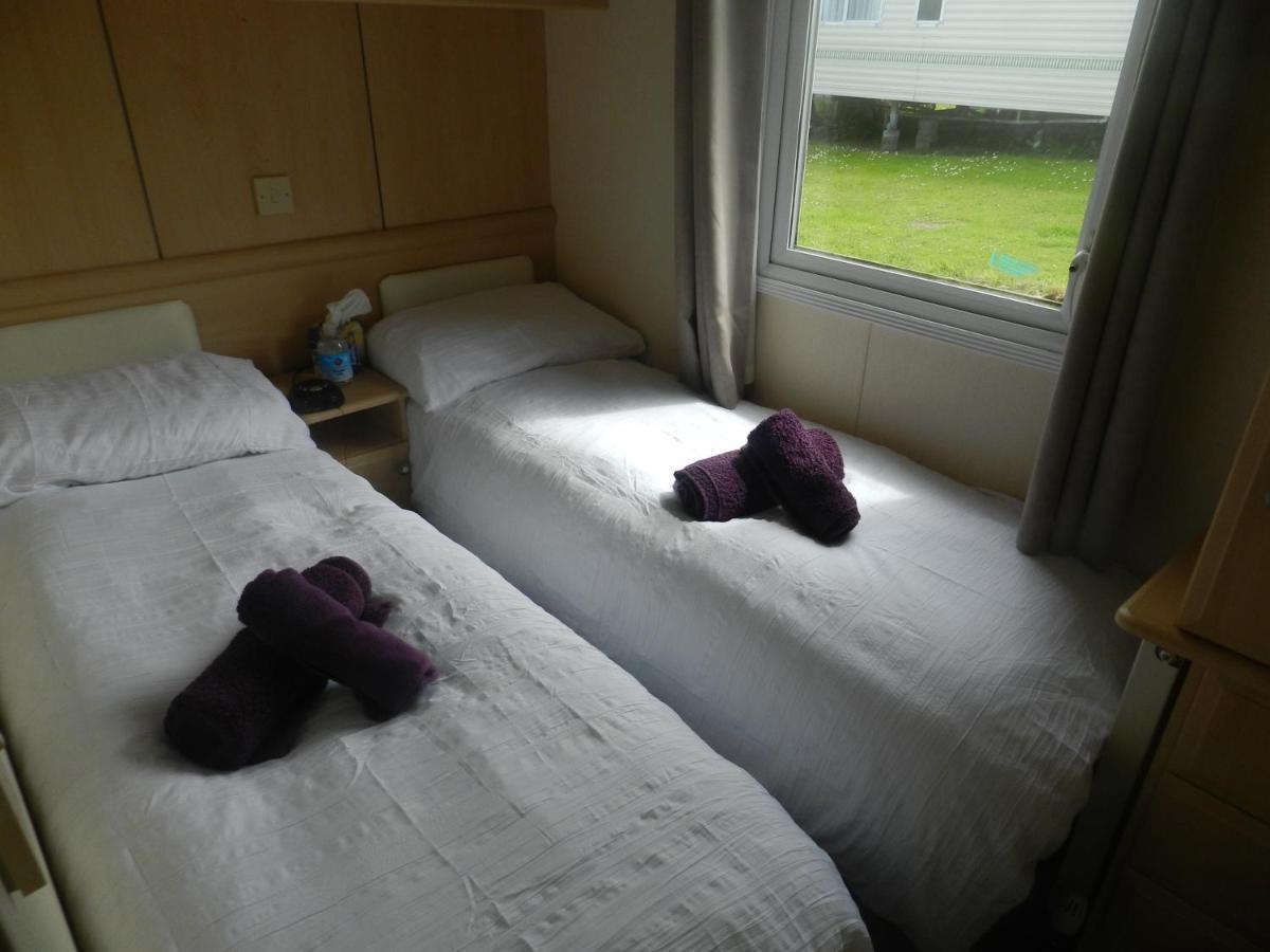Cwtch Caravans Little Haven Ngoại thất bức ảnh